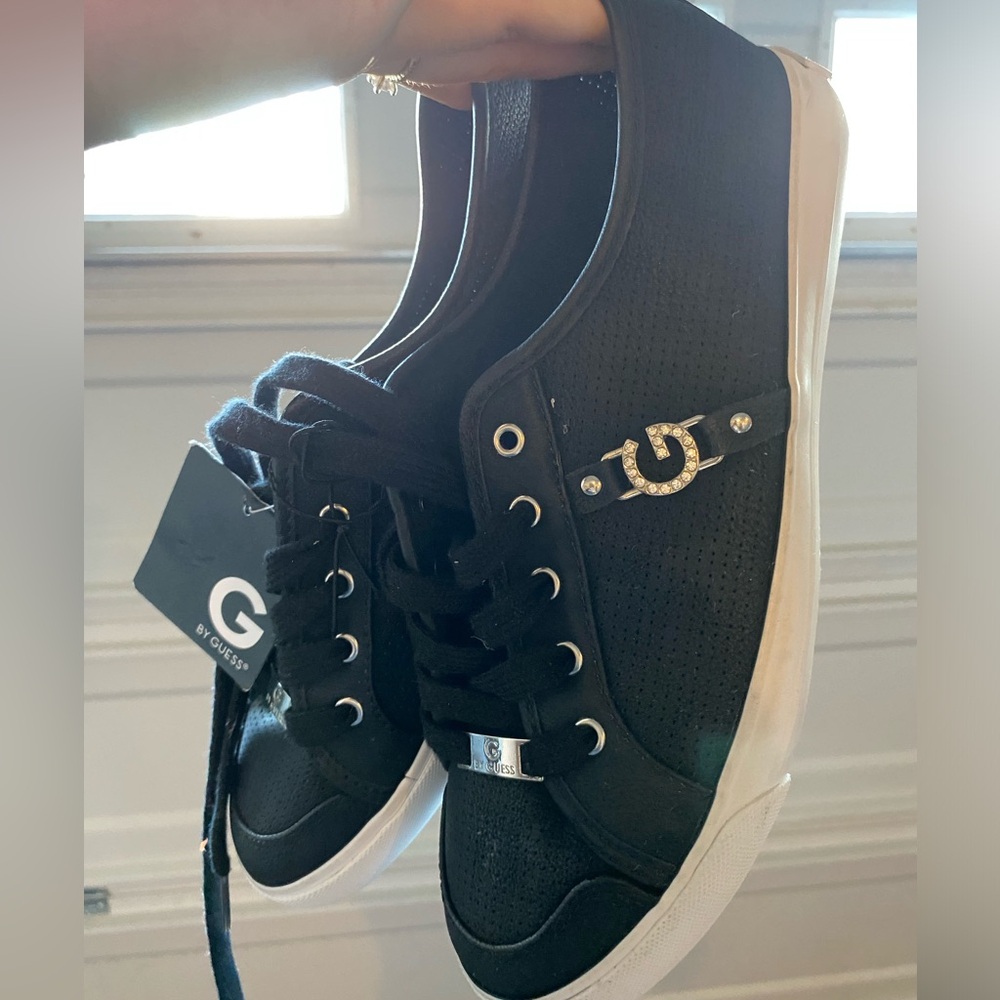 NWT Women’s Guess shoes